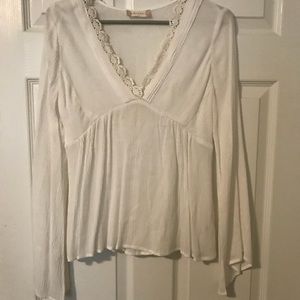 Medium Altar’d State white flowy blouse